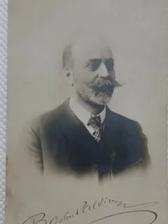 Fotografie tip Carte postala, Barbat cu barba si mustata, perioada interbelica