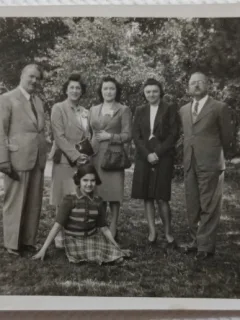 Fotografie tip Carte postala, Grup de prieteni la plimbare, 1941