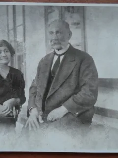 Fotografie tip carte postala, necirculata, femeie si barbat, perioada interbelica
