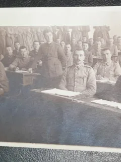 Fotografie tip carte postala, necirculata, militari la cursuri de instruire, perioada interbelica