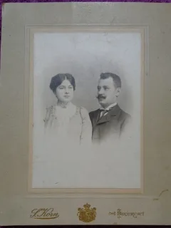 Fotografie tip CDV, barbat si femeie, sfarsit de secol XIX
