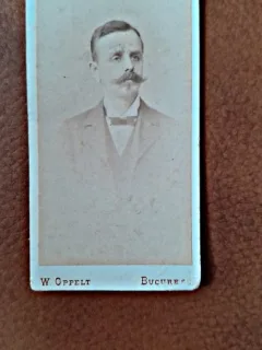 Fotografie tip CDV, portret barbat, inceput de secol XX