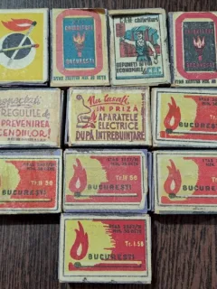 Lot 11 cutii chibrituri cu sloganuri referitoare la prevenirea incendiilor anii 50 Romania