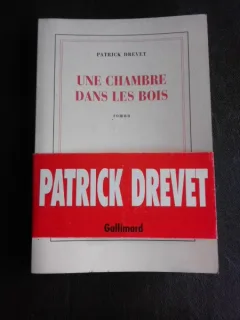 Une chambre dans les bois - Patrick Drevet  (carte in limba franceza)