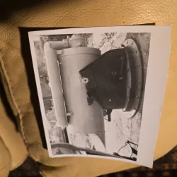 Fotografie, componenta tun artilerie antiaeriana navala, vedere laterala