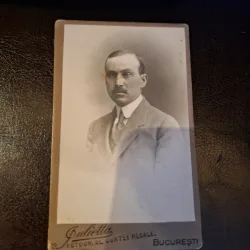 Fotografia tip CDV Portret Barbat , Bucuresti - Julietta Fotograf al Cureti Regale