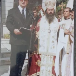 Fotografie, Corneliu Vadim Tudor la o Ceremonie Religioasa