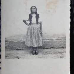 Fotografie, Femeie din mediul rural, perioada interbelica