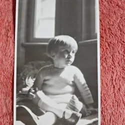 Fotografie, Geo (dr. Litarczek, parintele radiologiei romanesti), in odaia de culcare, 1928