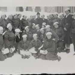 Fotografie, Grup de femei strajeri, perioada antebelica