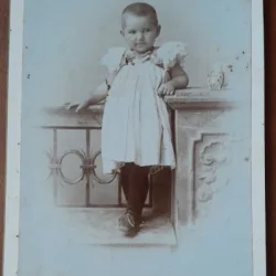 Fotografie pe carton, copil, 1897