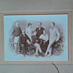 Fotografie pe carton, familie, inceput de secol XX