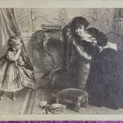 Fotografie pe carton, femeie si fetita in rochii lungi, sfarsit de secol XIX