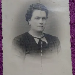 Fotografie, Portret de femeie (Alexandrina Mihailescu Dib), perioada interbelica