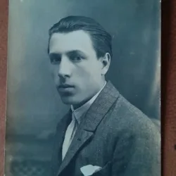 Fotografie tip carte postala, barbat, 1921
