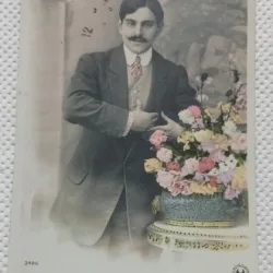 Fotografie tip Carte postala, Barbat cu mustata, perioada interbelica