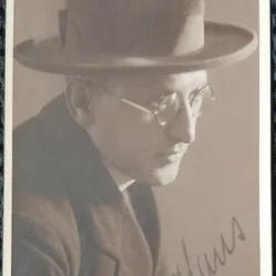 Fotografie tip Carte Postala, Barbat cu palarie si ochelari, 1926