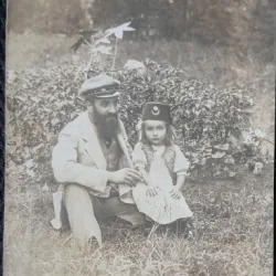 Fotografie tip Carte postala, Barbat turc cu fetita, perioada interbelica