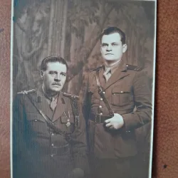 Fotografie tip carte postala, doi militari, perioada interbelica