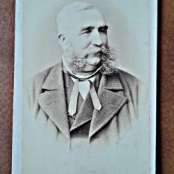 Fotografie tip CDV, barbat inceput de secol XX