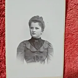 Fotografie tip CDV, Femeie inceput de secol XX