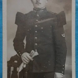 Fotografie tip CDV, Subofiter de infanterie, francez in uniforma de ceremonie, inceput de secol XX