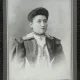 Fotografie tip CDV, femeie cu coc, 1906