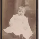 Fotografie tip CDV - perioada interbelica, reprezentand un copil mic